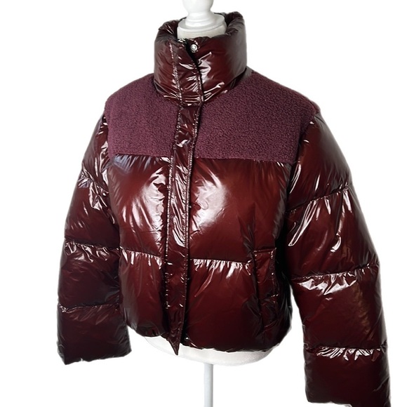 NWT LATTELIER Glossy Jelly Down Filled Cropped Puffer Coat Wine Color Large - Picture 2 of 13